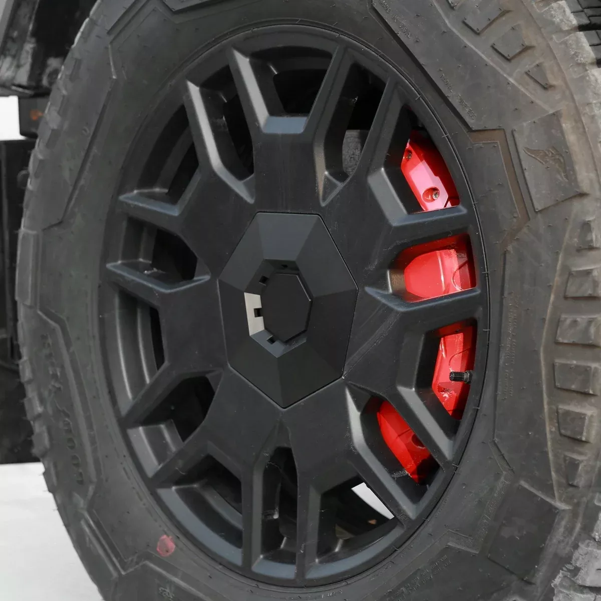 Tesla Cybertruck Wheel Center Cap Set